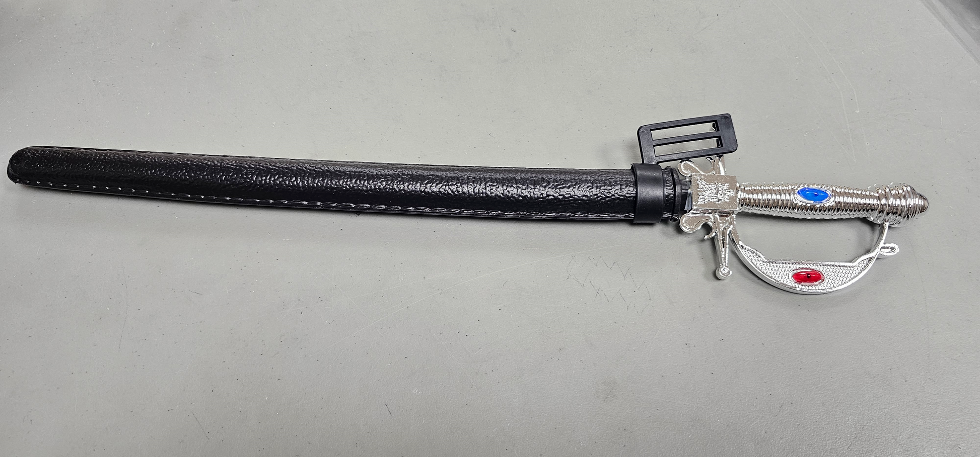 ARMA ESPADA PLAST BANDIDO 65CM