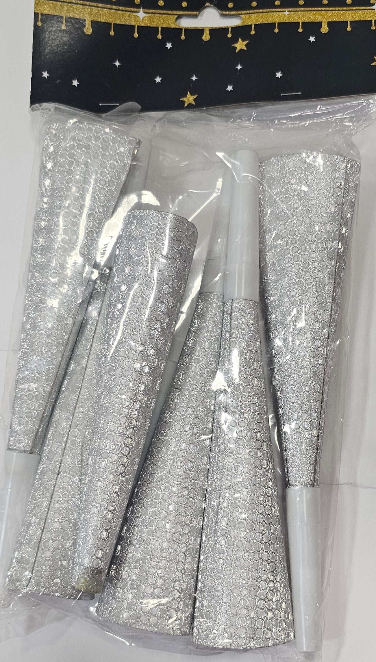 6 TROMPETAS HAPPY NEW YEAR PLA