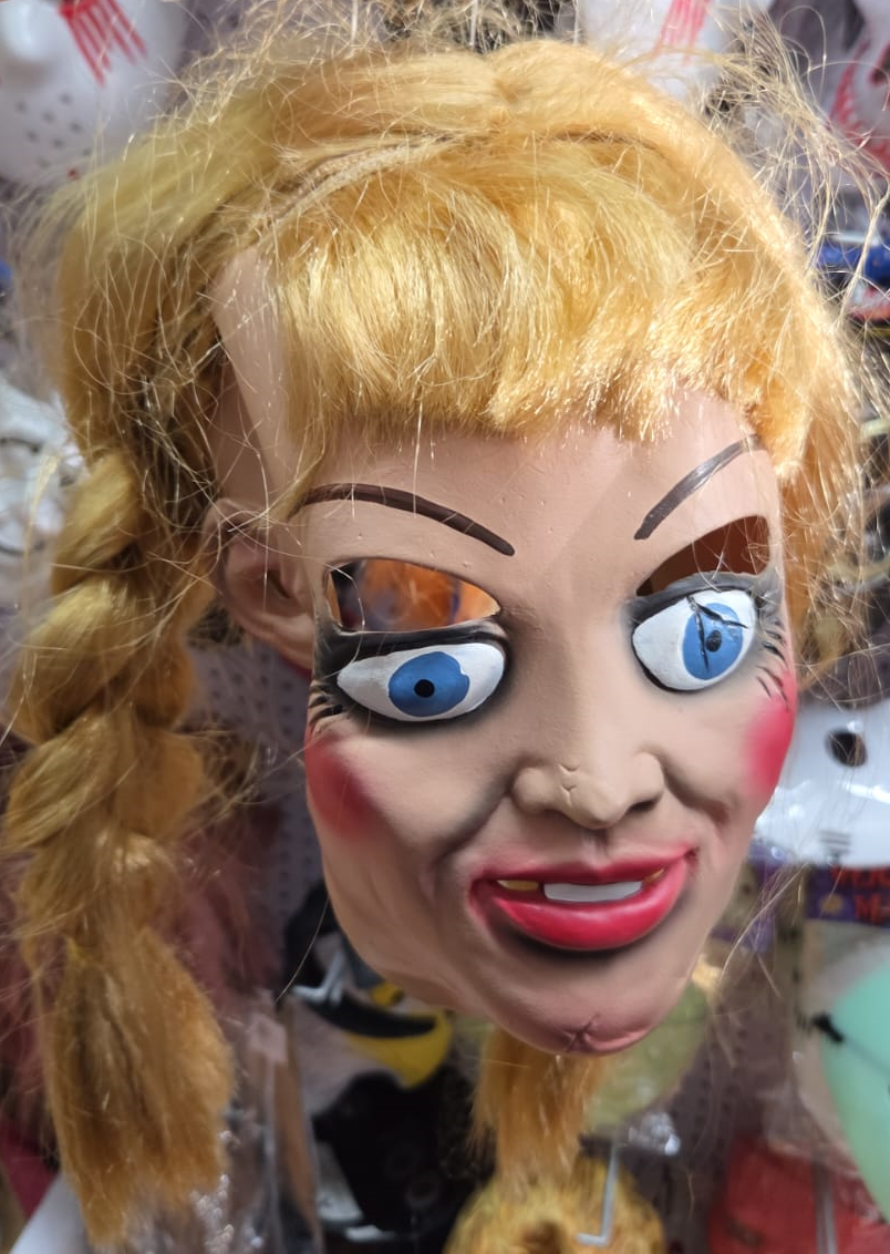 MÁSCARA MUÑECA POSEIDA